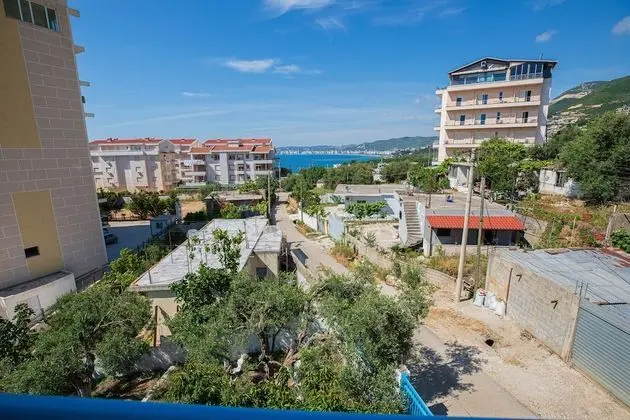 Tek Büyük Yataklı Oda, Balkon