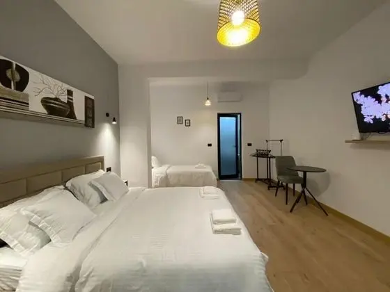 Üç Kişilik Oda, Birden Çok Yatak
