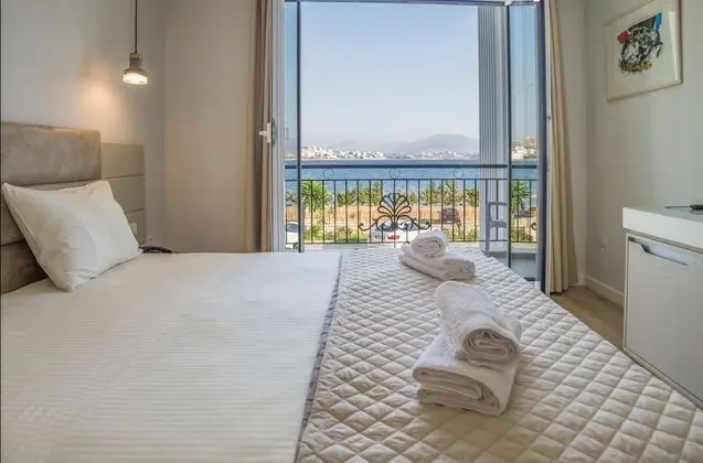 Deluxe Tek Büyük Yataklı Oda, Balkon, Deniz Manzaralı