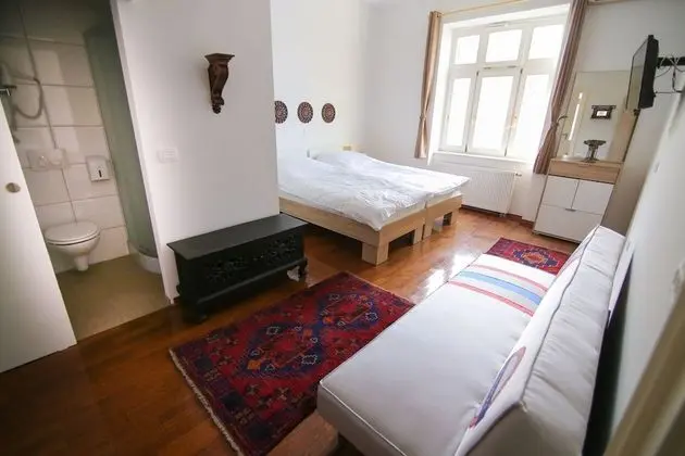 Üç Kişilik Oda, Birden Çok Yatak, Sigara İçilmez