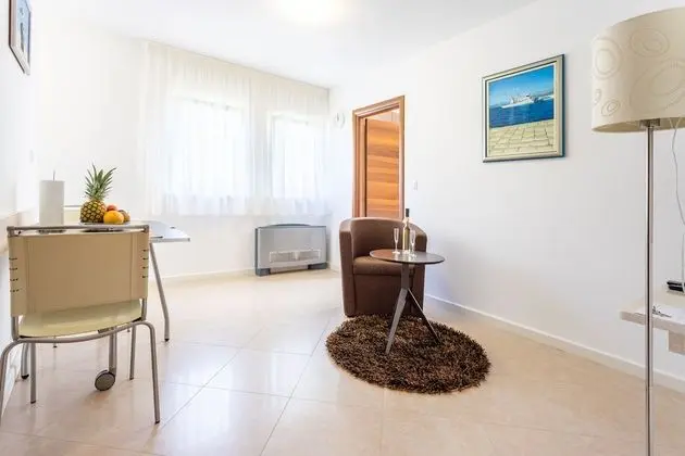 Apart Daire, 1 Yatak Odası, Havuz Manzaralı