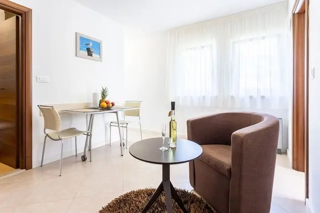Apart Daire, 1 Yatak Odası, Havuz Manzaralı