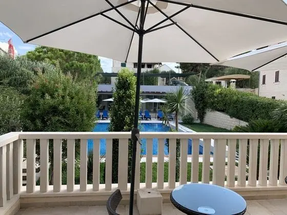 Apart Daire, 1 Yatak Odası, Havuz Manzaralı