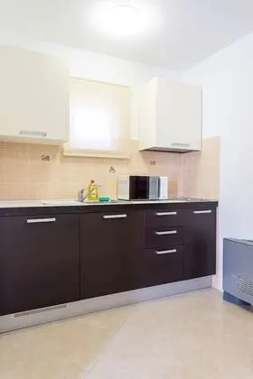 Stüdyo, Havuz Manzaralı