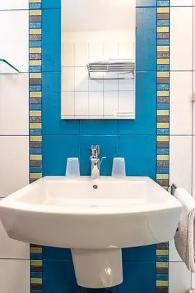 Stüdyo, Havuz Manzaralı