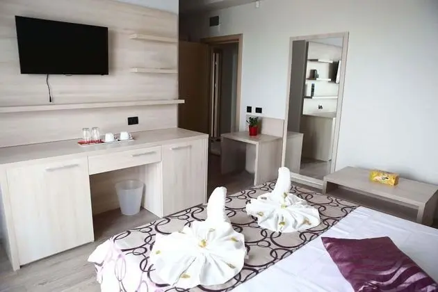 Tek Büyük Yataklı Oda, Balkon