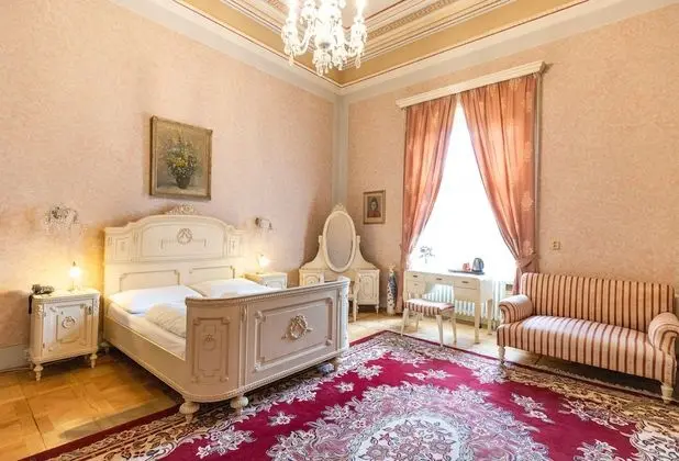 Historic Double Room, Shared Bathroom