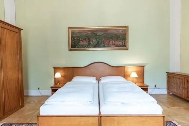 Tek Büyük veya İki Ayrı Yataklı Oda