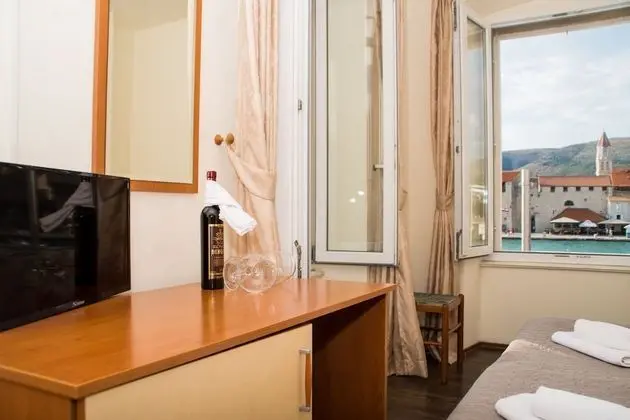 Üç Kişilik Oda, Özel Banyo, Deniz Manzaralı