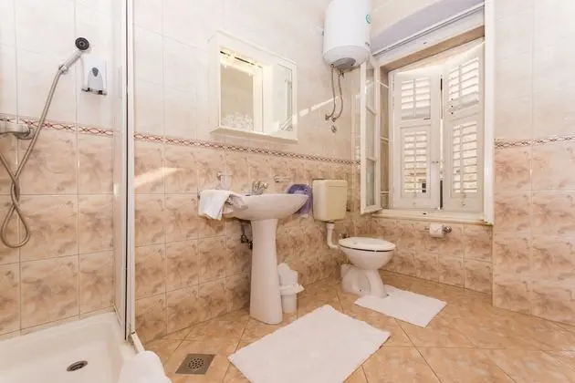 Üç Kişilik Oda, Özel Banyo, Deniz Manzaralı