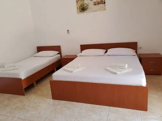 Üç Kişilik Oda, Balkon