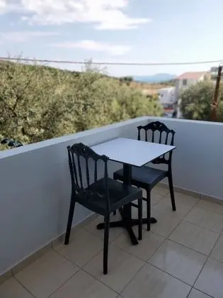 Üç Kişilik Oda, Balkon