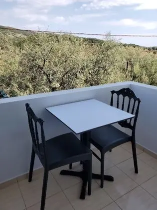 Üç Kişilik Oda, Balkon