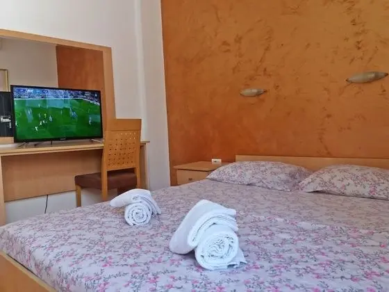 Tek Büyük Yataklı Oda, 1 Çift Kişilik Yatak