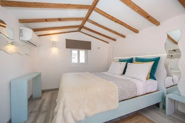 Romantic Çatı Katı (Loft), 1 Yatak Odası, Havuz Kullanımı, Plaj Kenarı