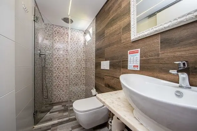 Romantic Çatı Katı (Loft), 1 Yatak Odası, Havuz Kullanımı, Plaj Kenarı