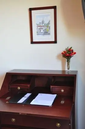 Büyük Yataklı Tek Kişilik Oda