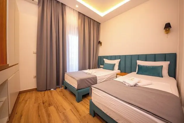 Tek Büyük veya İki Ayrı Yataklı Oda, Balkon