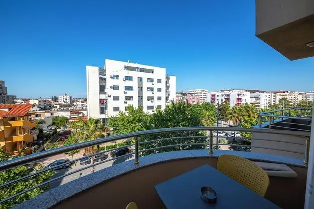 Tek Büyük veya İki Ayrı Yataklı Oda, Balkon