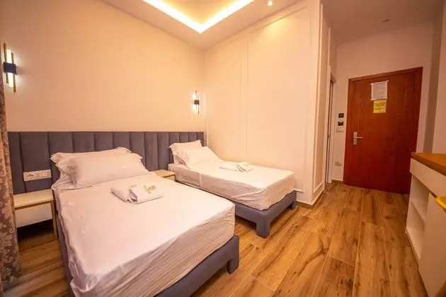 Tek Büyük veya İki Ayrı Yataklı Oda, Balkon
