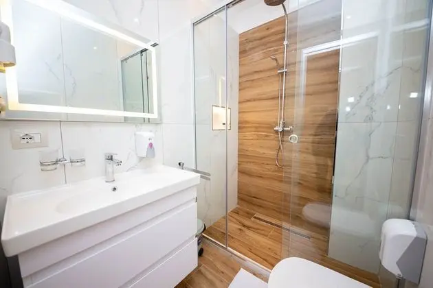 Tek Büyük veya İki Ayrı Yataklı Oda, Balkon