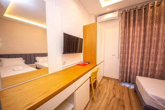 Tek Büyük veya İki Ayrı Yataklı Oda, Balkon