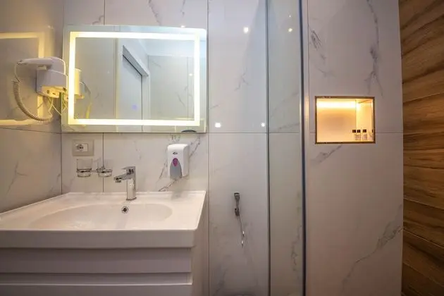 Tek Büyük veya İki Ayrı Yataklı Oda, Balkon