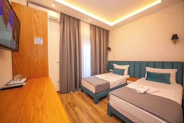 Tek Büyük veya İki Ayrı Yataklı Oda, Balkon