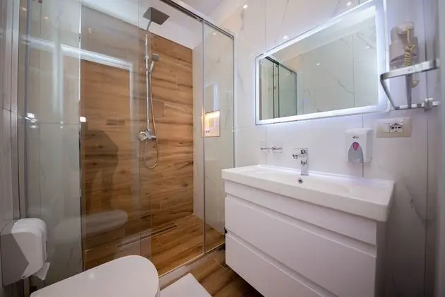 Tek Büyük Yataklı Oda, Balkon
