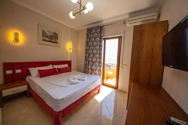 Tek Büyük Yataklı Oda, Balkon, Deniz Manzaralı