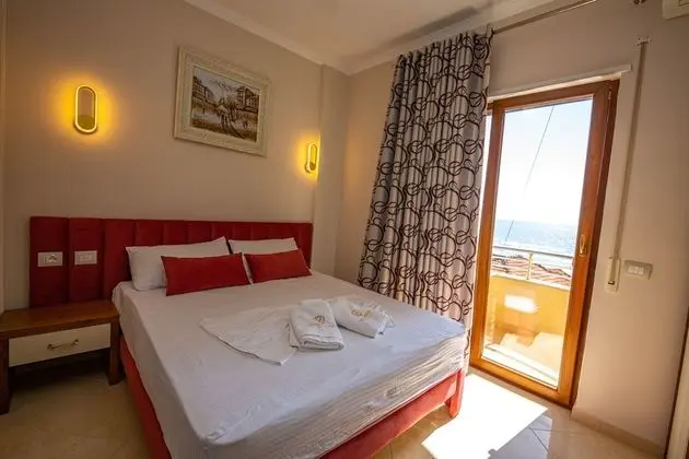 Tek Büyük Yataklı Oda, Balkon, Deniz Manzaralı