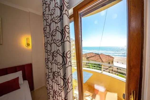 Tek Büyük Yataklı Oda, Balkon, Deniz Manzaralı