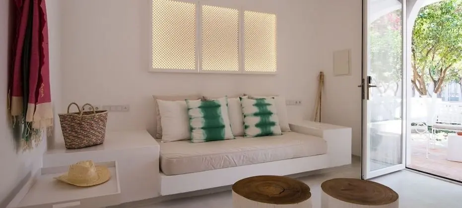 Ocean & Mountain View Family Suite