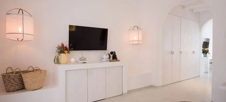 Ocean & Mountain View Family Suite