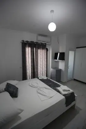 Tek Büyük Yataklı Oda, Balkon
