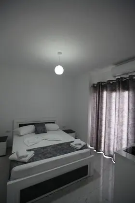 Tek Büyük Yataklı Oda, Balkon