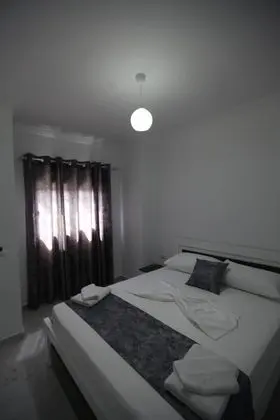 Tek Büyük Yataklı Oda, Balkon