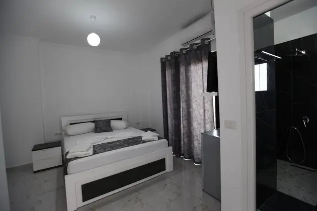 Tek Büyük Yataklı Oda, Balkon