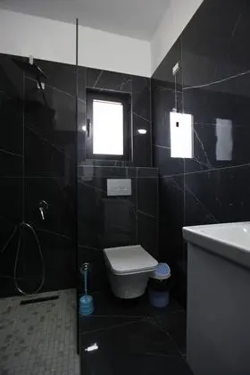 Üç Kişilik Oda, Balkon
