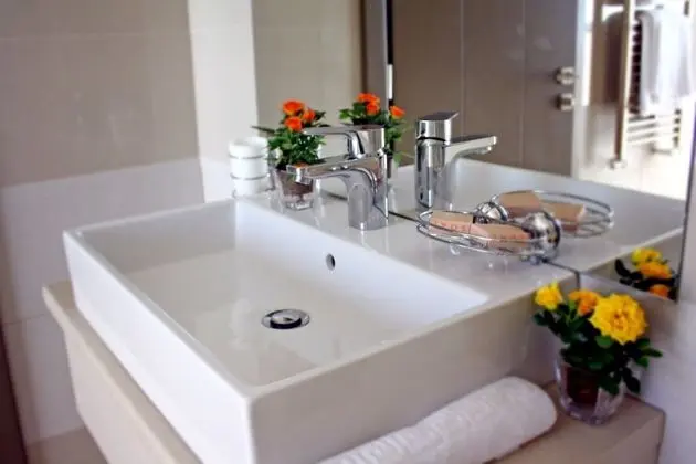Comfort Tek Büyük veya İki Ayrı Yataklı Oda