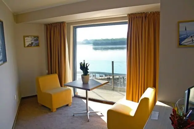 Deluxe Tek Büyük veya İki Ayrı Yataklı Oda, Balkon, Nehir Manzaralı