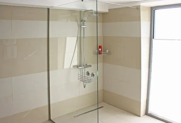 Deluxe Tek Büyük veya İki Ayrı Yataklı Oda, Balkon, Nehir Manzaralı