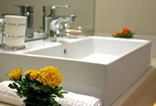 Deluxe Tek Büyük veya İki Ayrı Yataklı Oda, Balkon, Nehir Manzaralı