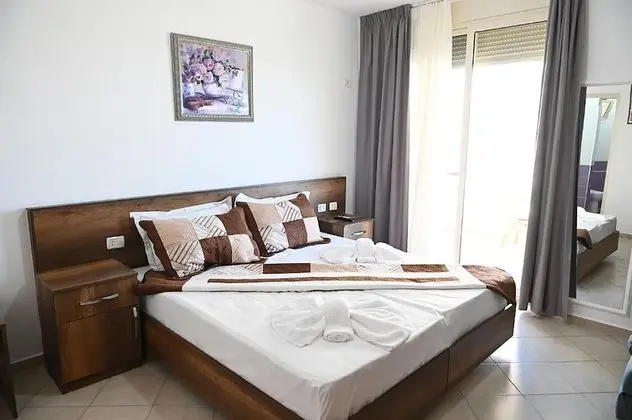 Tek Büyük Yataklı Oda, Kısmi Deniz Manzaralı