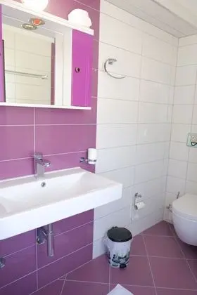 Tek Büyük Yataklı Oda, Balkon