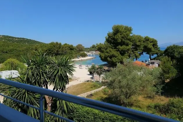 Üç Kişilik Oda, Balkon