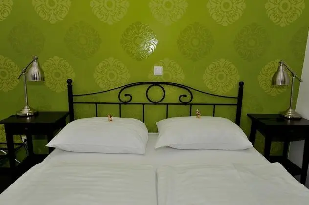 Tek Büyük Yataklı Oda, Park Manzaralı