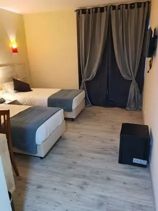 Standard Tek Büyük veya İki Ayrı Yataklı Oda