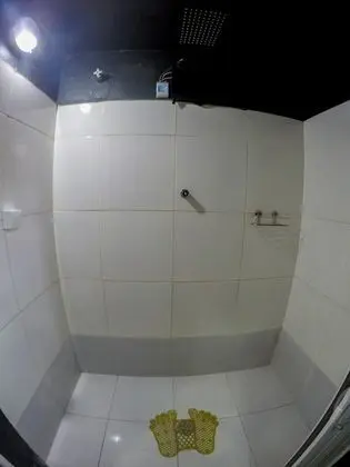 Standard Tek Büyük veya İki Ayrı Yataklı Oda, Ortak Banyo