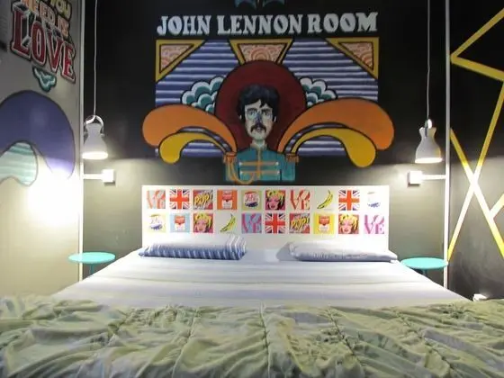 Standard Tek Büyük veya İki Ayrı Yataklı Oda, Ortak Banyo